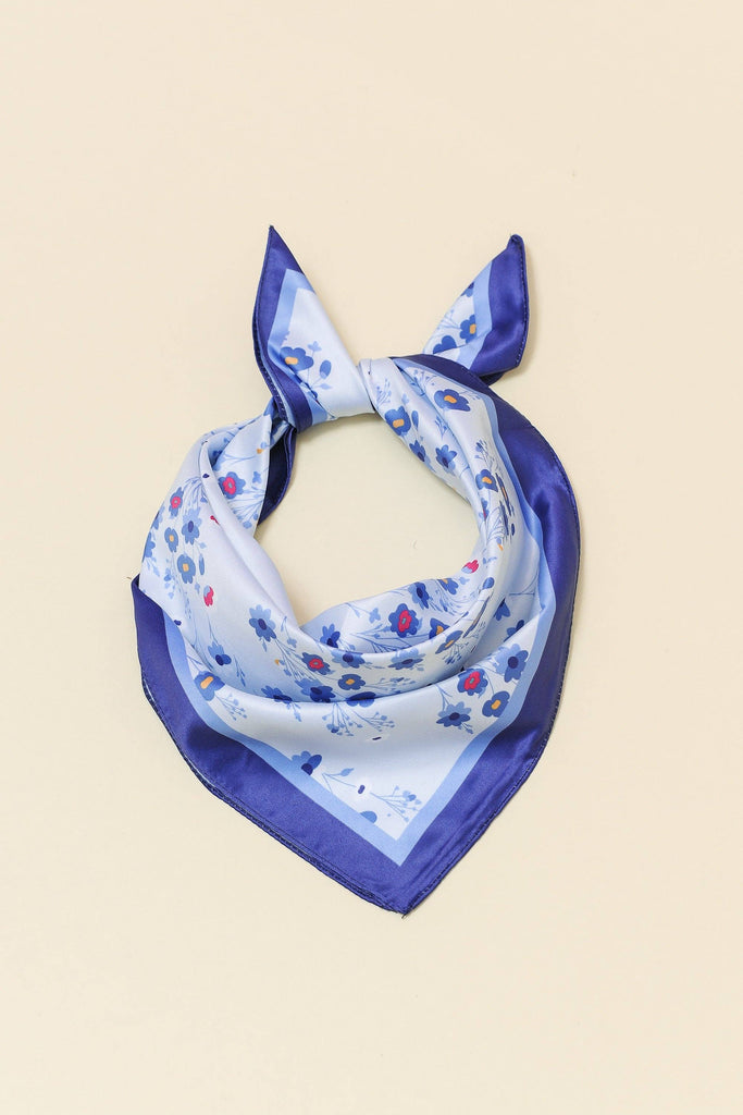 PETITE FLOWER PRINT SILKY FEELING BANDANA SCARF | 21SC397BLUE: BLUE